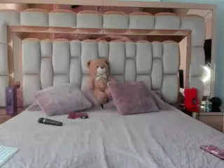 candy-sam28's Live Sex Cam Show