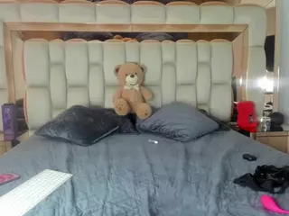 candy-sam28's Live Sex Cam Show