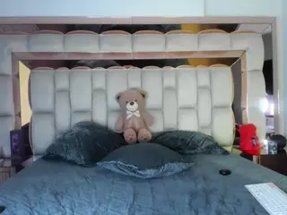 candy-sam28's Live Sex Cam Show