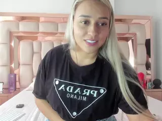 candy-sam28's Live Sex Cam Show