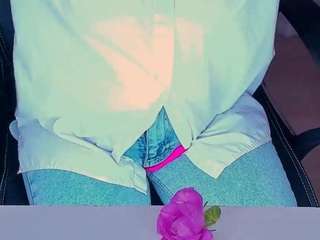 Live cam show with anamills