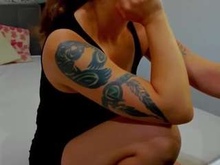 Live cam show with almafancy