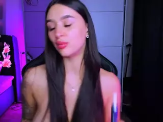 veronica-larson's Live Sex Cam Show