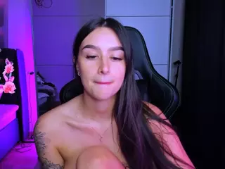 veronica-larson's Live Sex Cam Show