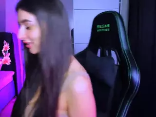 veronica-larson's Live Sex Cam Show