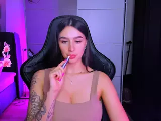 veronica-larson's Live Sex Cam Show
