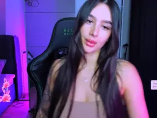 veronica-larson's Live Sex Cam Show