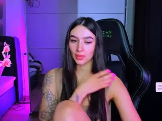 veronica-larson's Live Sex Cam Show