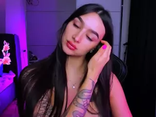 veronica-larson's Live Sex Cam Show