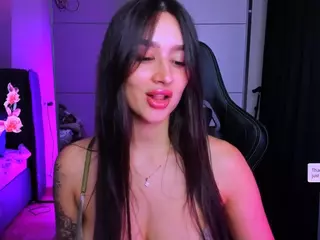veronica-larson's Live Sex Cam Show