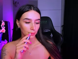 veronica-larson's Live Sex Cam Show