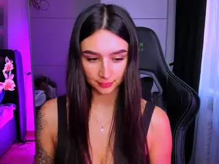 veronica-larson's Live Sex Cam Show
