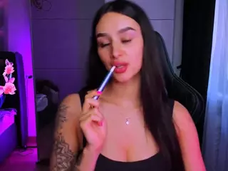 veronica-larson's Live Sex Cam Show