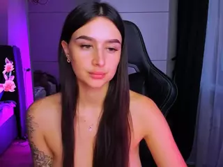 veronica-larson's Live Sex Cam Show