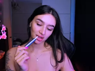 veronica-larson's Live Sex Cam Show