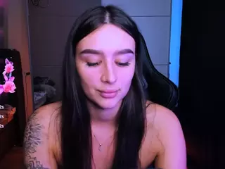veronica-larson's Live Sex Cam Show