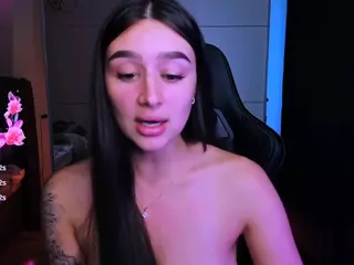 veronica-larson's Live Sex Cam Show