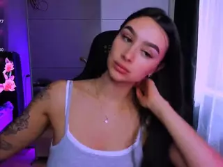 veronica-larson's Live Sex Cam Show