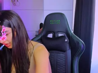 veronica-larson's Live Sex Cam Show