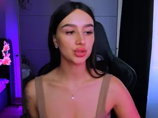 veronica-larson's Live Sex Cam Show