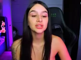 veronica-larson's Live Sex Cam Show
