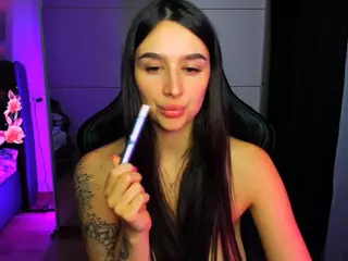 veronica-larson's Live Sex Cam Show