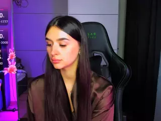 veronica-larson's Live Sex Cam Show