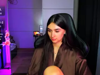 veronica-larson's Live Sex Cam Show