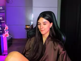 veronica-larson's Live Sex Cam Show