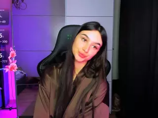 veronica-larson's Live Sex Cam Show