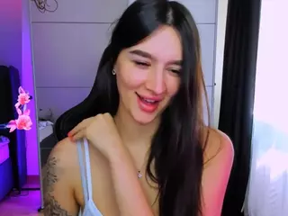 veronica-larson's Live Sex Cam Show