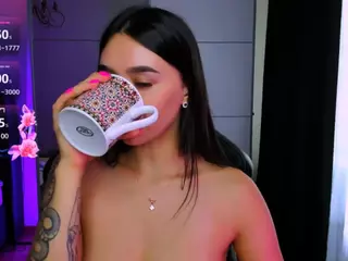 veronica-larson's Live Sex Cam Show