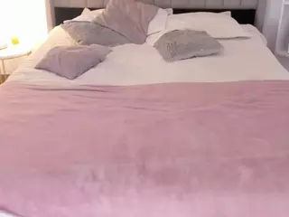 APRIL-ROSES's Live Sex Cam Show