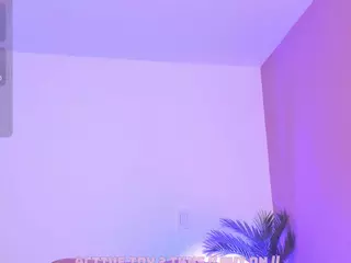 Powergirl Gwen's Live Sex Cam Show