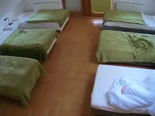 Julmodels Bedroom-D6's Live Sex Cam Show