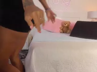 Lauren Saenz's Live Sex Cam Show