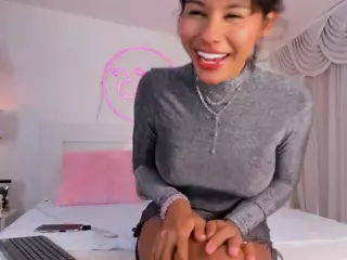 Lauren Saenz's Live Sex Cam Show