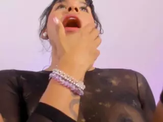 Lauren Saenz's Live Sex Cam Show