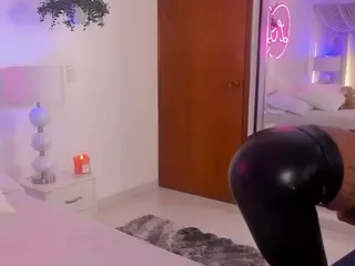 Lauren Saenz's Live Sex Cam Show