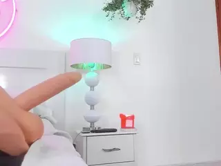 Lauren Saenz's Live Sex Cam Show