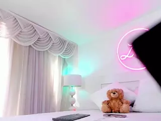 Lauren Saenz's Live Sex Cam Show