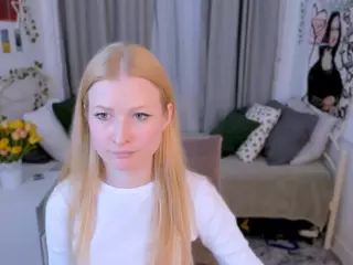 lalypeach's Live Sex Cam Show