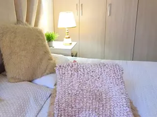 mia-hott's Live Sex Cam Show