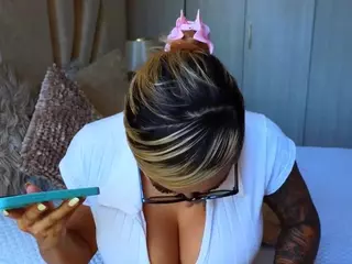 mia-hott's Live Sex Cam Show
