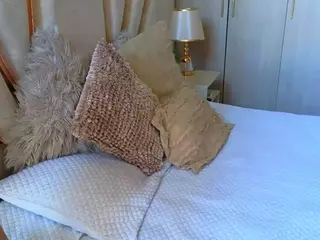 mia-hott's Live Sex Cam Show