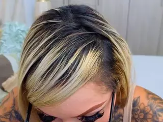 mia-hott's Live Sex Cam Show