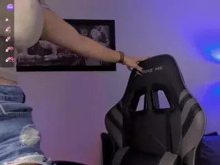 Adri Rogers's Live Sex Cam Show