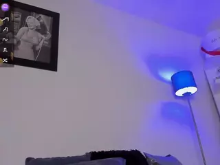 Adri Rogers's Live Sex Cam Show