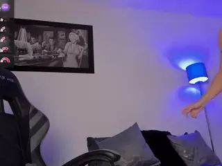 Adri Rogers's Live Sex Cam Show