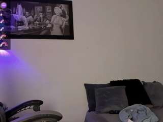 Live cam show with Adri Rogers